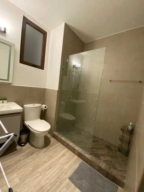 Amueblado y Equipado Lirios de Cayala Z16 Rento Apartamento — Apartamento en Alquiler en Lirios de Cayalá II, Zona 16, Guatemala, Ciudad — foto 12 de 17