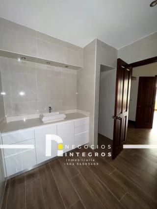 VENDO APARTAMENTO REMODELADO, IMPUESTOS INCLUIDOS,  MILENIA OAKLAND Z.10 — Apartamento en Venta en Milenia, Zona 10, Guatemala, Ciudad — miniatura 13 de 17