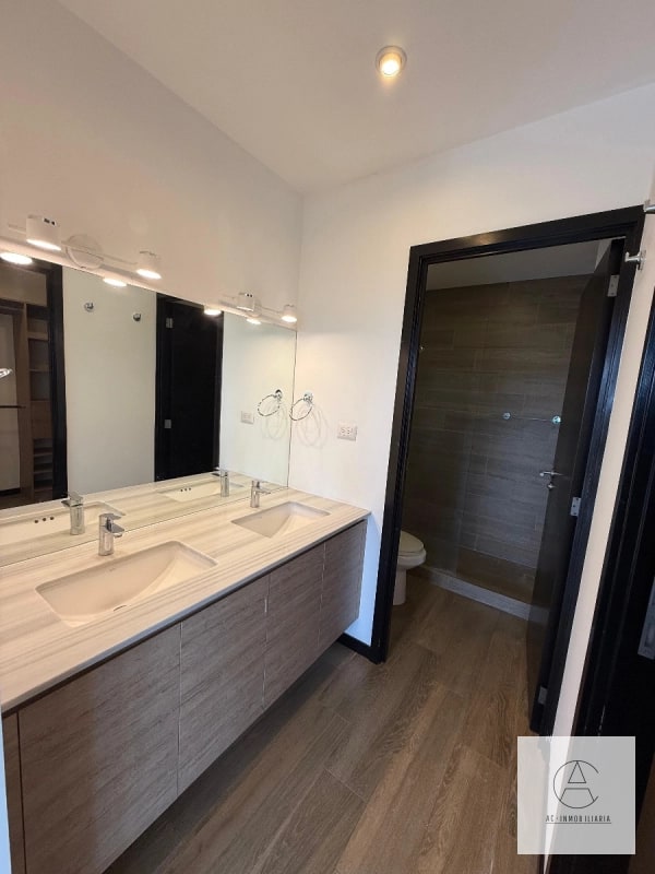 Apartamento en venta en Borghetto, zona 15 Vh1. - 3