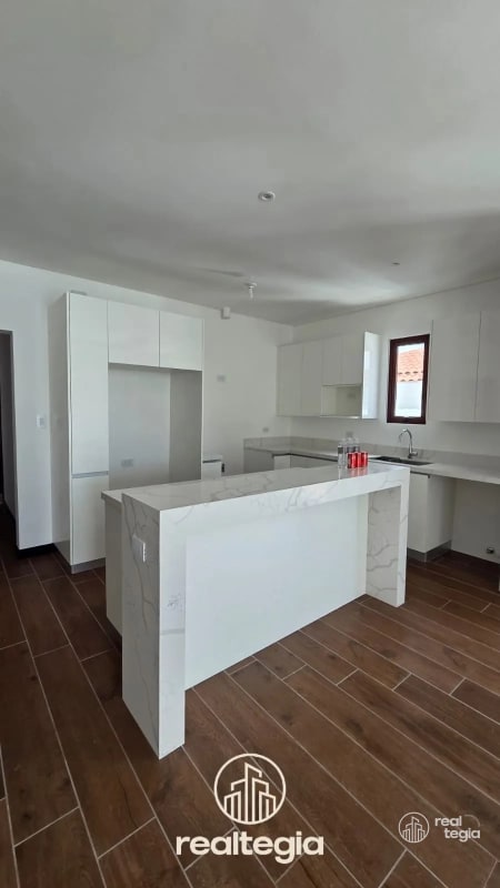 APARTAMENTO EN LIRIOS DE CAYALÁ ZONA 16 - 12