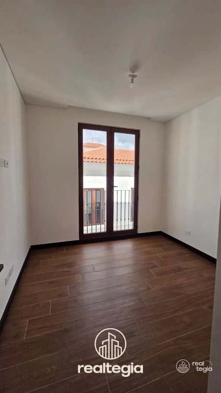 APARTAMENTO EN LIRIOS DE CAYALÁ ZONA 16 - 11