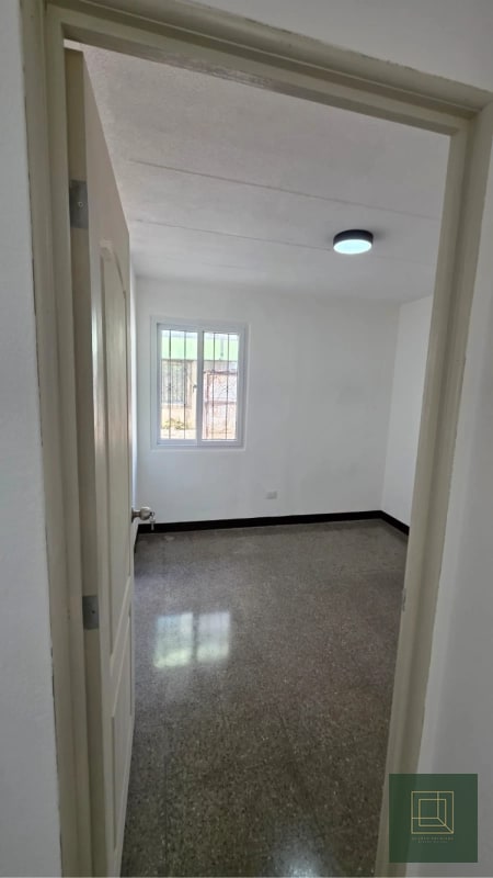 Apartamento con jardin en venta zona 21 - 6