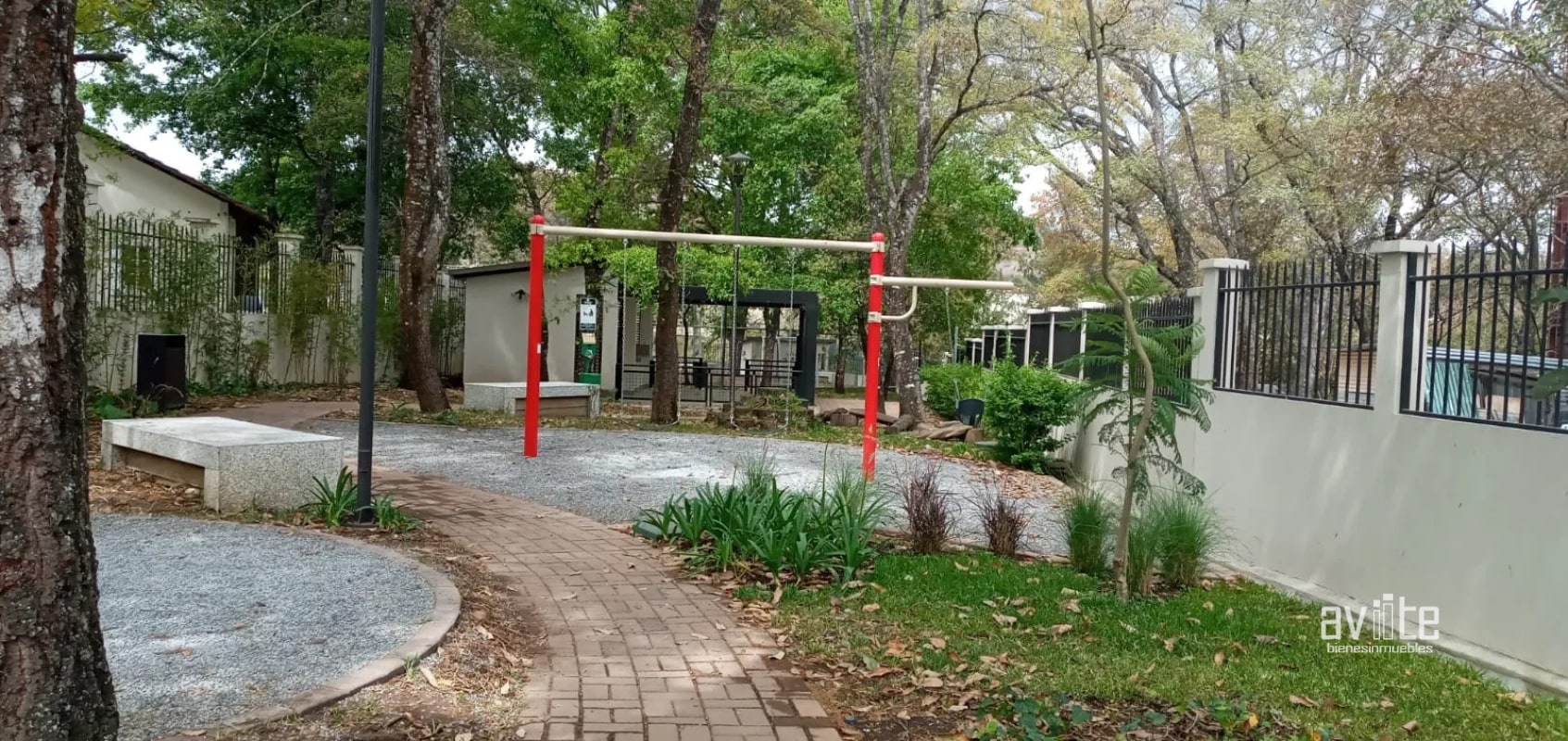 Condado Naranjo en Alameda Norte, Coruña.    Q1,750,000 negociables. - 7