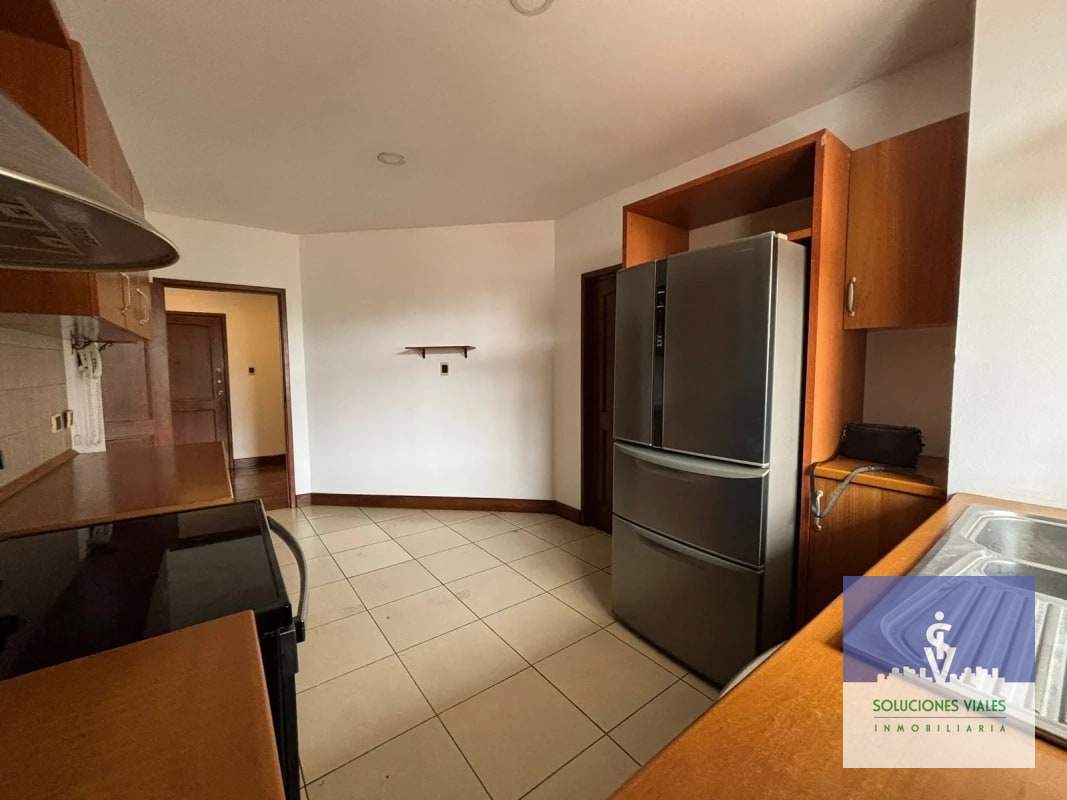 APARTAMENTO AMPLIO DE 222m² EN ALQUILER, zona 10 - 9