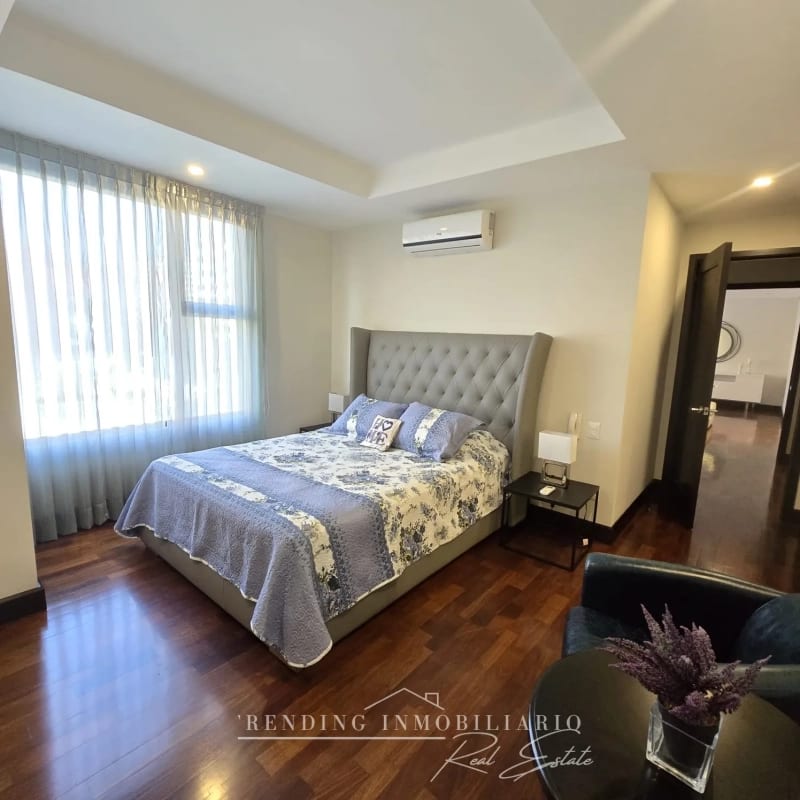 Apartamento en renta zona 14 edificio Santa Inés amueblado 2 habitaciones + 2 parqueos — Apartamento en Alquiler en Santa Inés, Zona 14, Guatemala, Ciudad — foto 4 de 11
