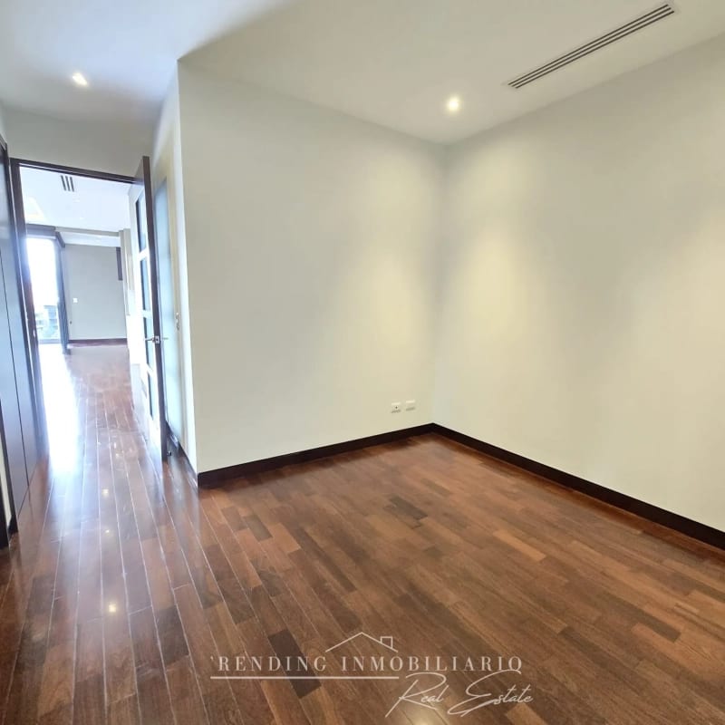 Apartamento en renta zona 14 edificio Santa Inés del Parque 2 habitaciones + 2 parqueos — Apartamento en Alquiler en Santa Inés del Parque, Zona 14, Guatemala, Ciudad — foto 3 de 11