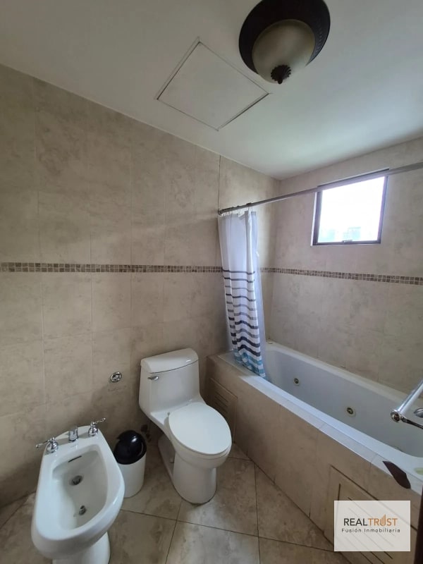 APARTAMENTO AMUEBLADO EN RENTA ZONA 10 - 8