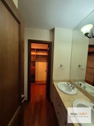En renta Apartamento Amueblado ó sin muebles, zona 10 — Apartamento en Alquiler en Zona 10, Guatemala, Ciudad — miniatura 7 de 12