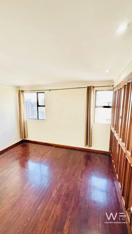 ALQUILO APARTAMENTO ZONA 10 - 9