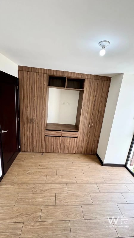 VENDO APARTAMENTO ZONA 15 - 5
