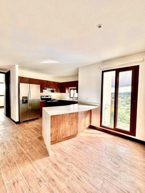 Zona 10 • Apartamento en Renta • Edificio Marqués de Oakland - 1