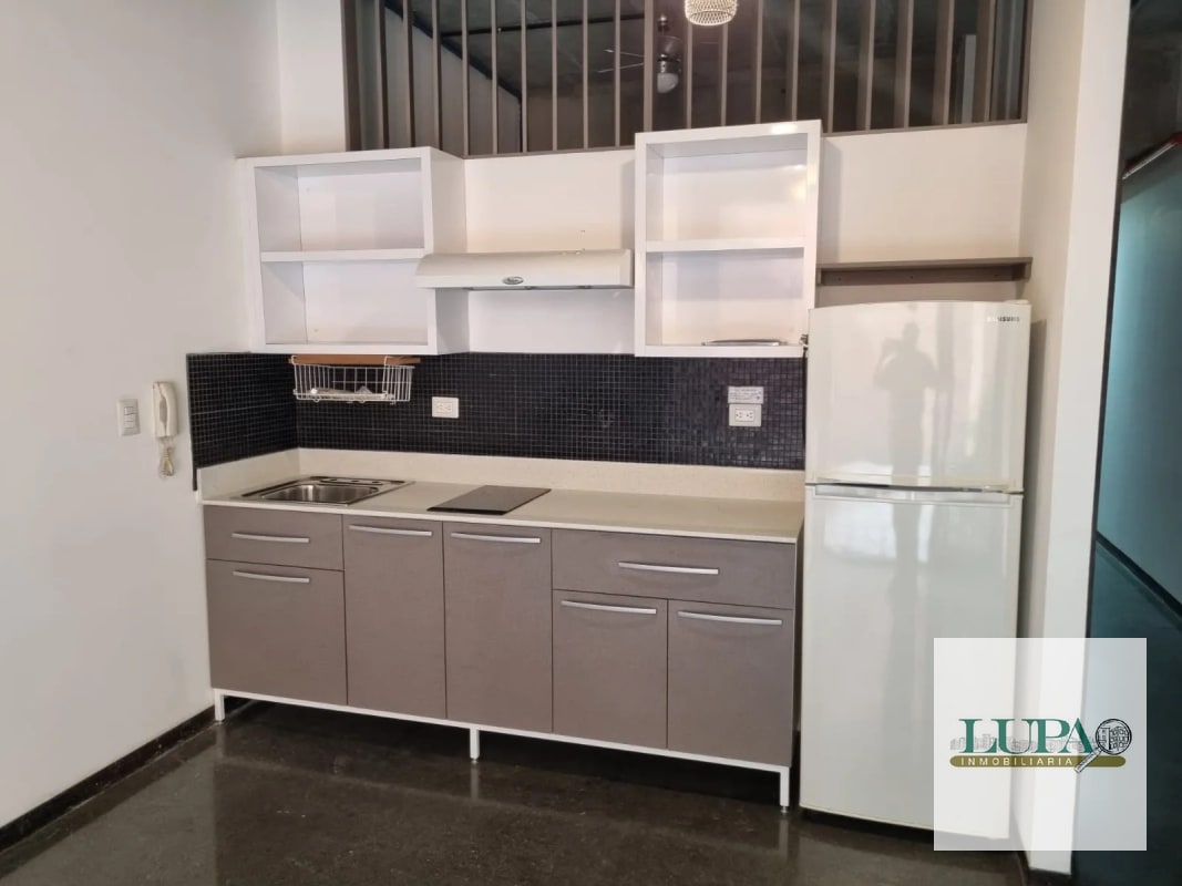Apartamento con Jardín en edificio 4-36 Zona 4 - 1