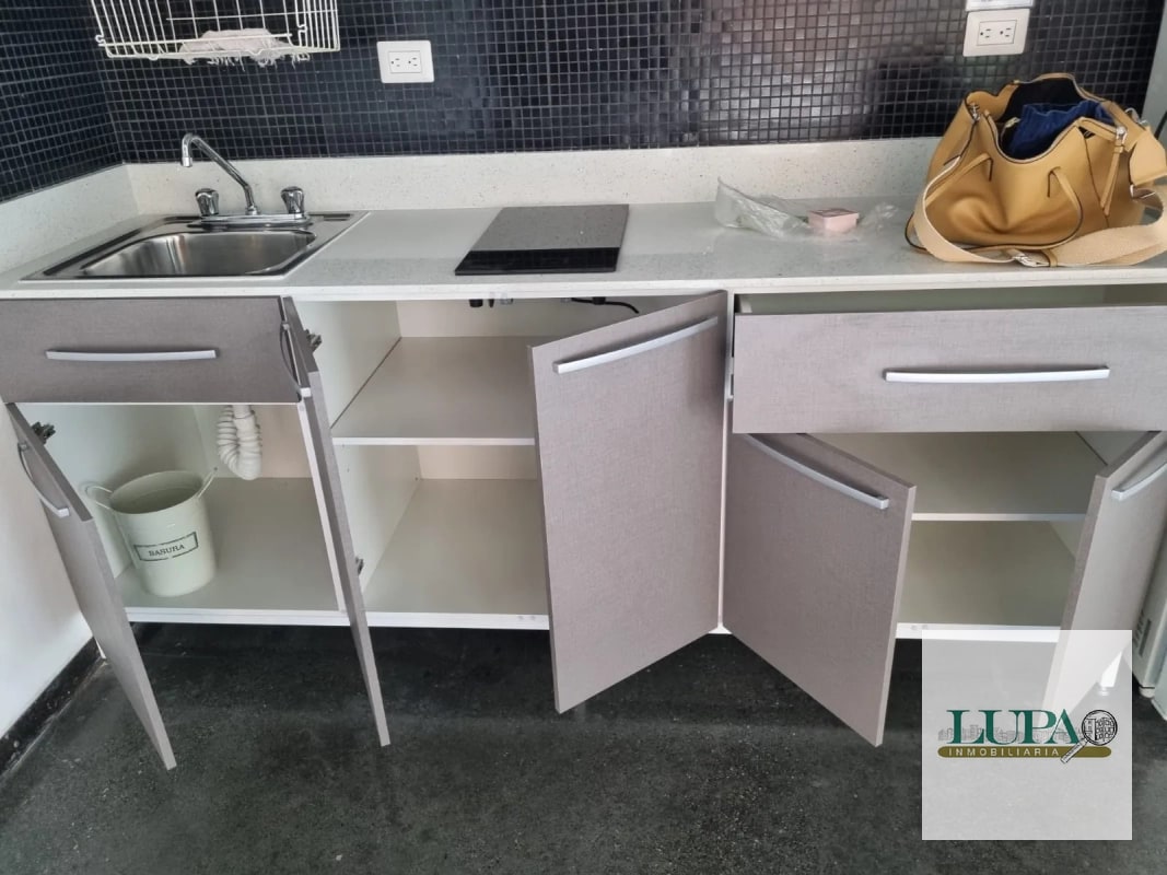 Apartamento con Jardín en edificio 4-36 Zona 4 - 3