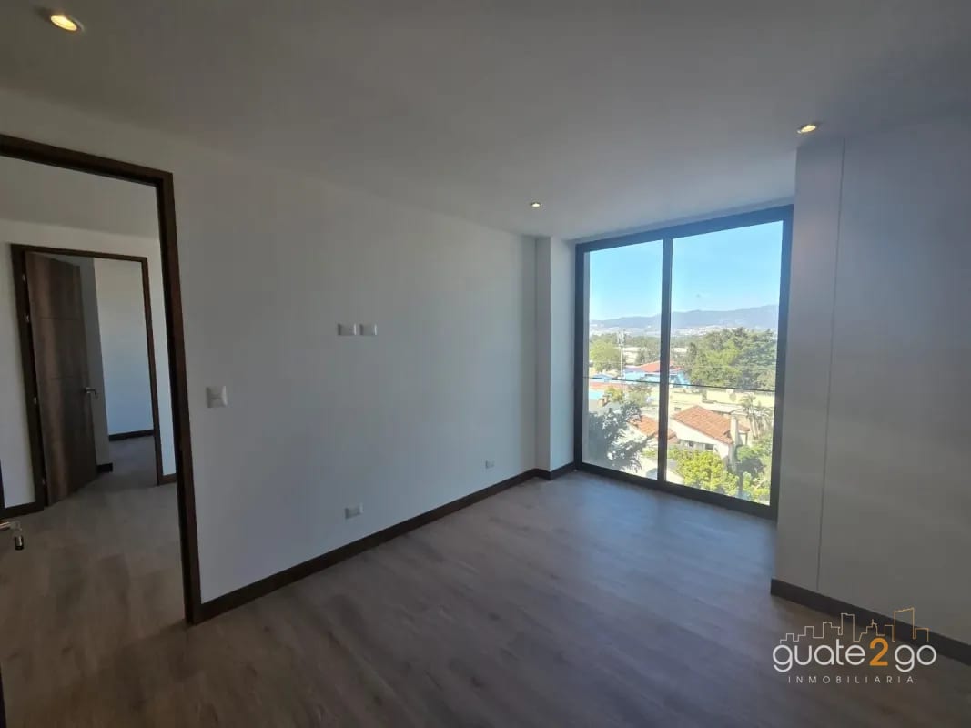 Alquilo apartamento por 6 u 8 meses Z 13 a una cuadra de Las Americas — Apartamento en Alquiler en Zona 14, Guatemala, Ciudad — foto 3 de 15