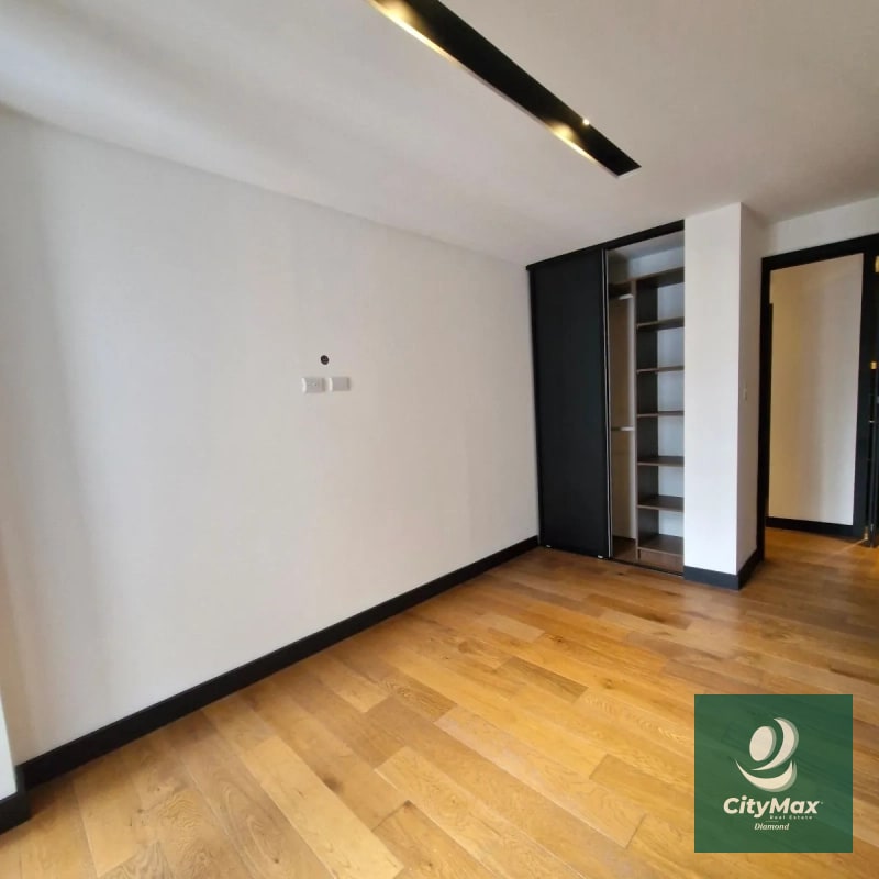 Apartamento en Venta en Villa Mariscal Zona 11 - 13