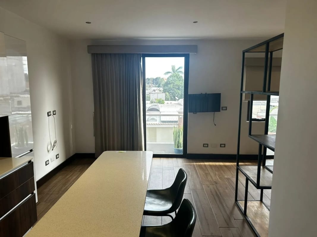 Apartamento amueblado tipo estudio en Zona 10 — Apartamento en Alquiler en Zona 10, Guatemala, Ciudad — foto 5 de 5