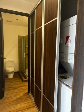Apartamento amueblado tipo estudio en Zona 10 — Apartamento en Alquiler en Zona 10, Guatemala, Ciudad — miniatura 2 de 5