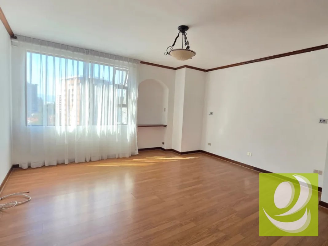 Apartamento en Venta en Castellar zona 10 cdad - 4