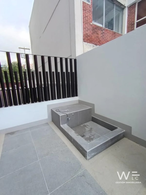 ALQUILO APARTAMENTO ZONA 15 - 6