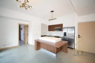 Apartamento en zona 10, Edificio Bonadiez — Apartamento en Alquiler en Bonadiez, Zona 10, Guatemala, Ciudad — miniatura 1 de 10