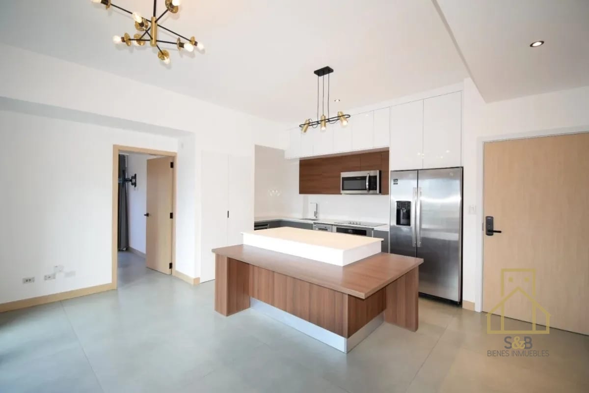 Apartamento en zona 10, Edificio Bonadiez — Apartamento en Alquiler en Bonadiez, Zona 10, Guatemala, Ciudad — foto 1 de 10