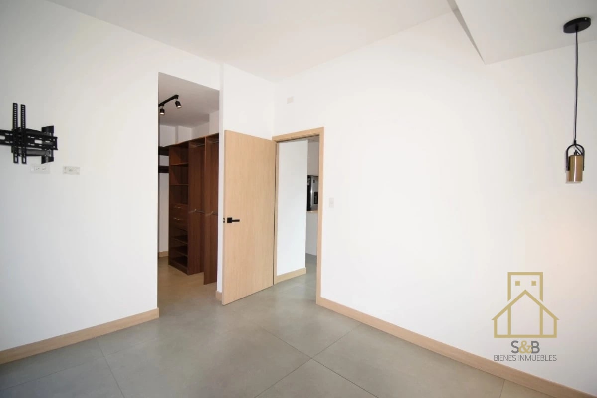 Apartamento en zona 10, Edificio Bonadiez - 6
