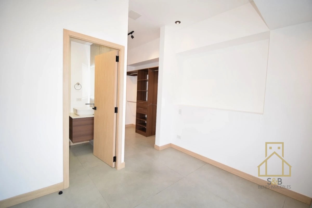 Apartamento en zona 10, Edificio Bonadiez - 4