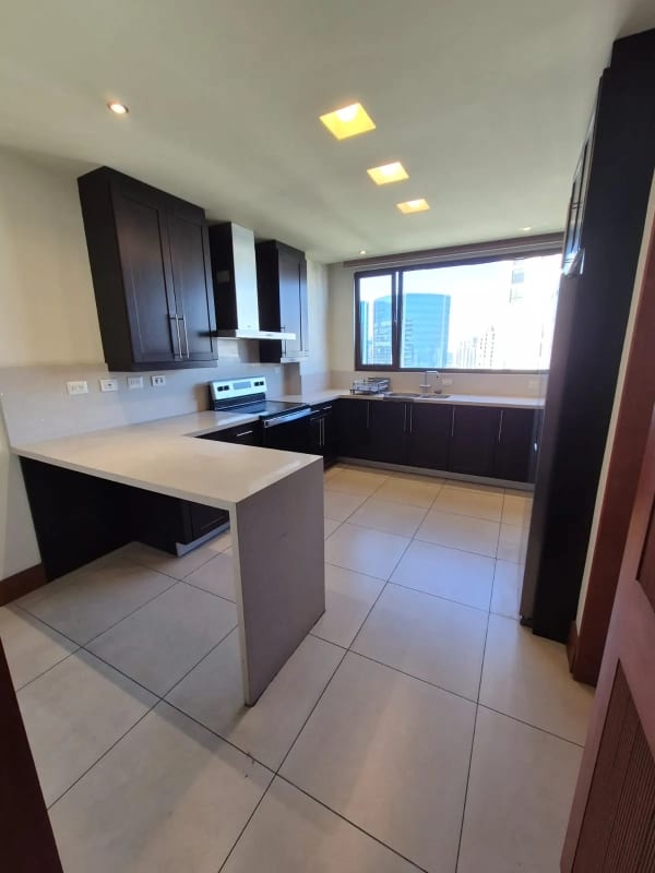 Apartamento en Renta - Casa Margarita - Zona 10 — Apartamento en Alquiler en Zona 10, Guatemala, Ciudad — foto 1 de 16