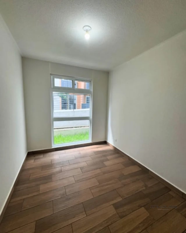 APARTAMENTO EN VENTA ZONA 16 -LARES- EN PRIMER NIVEL CON JARDIN - 10