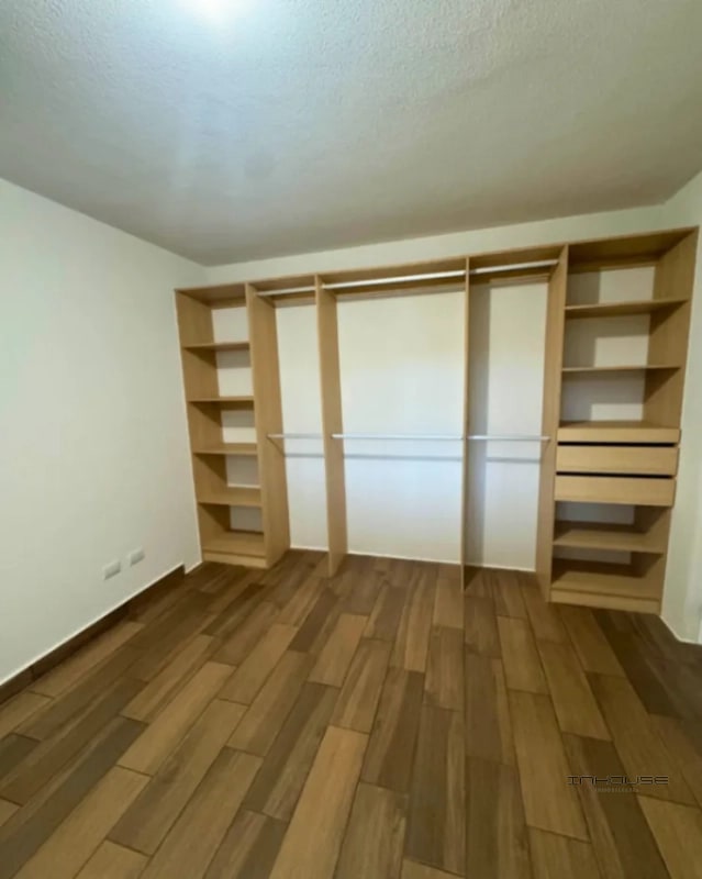 APARTAMENTO EN VENTA ZONA 16 -LARES- EN PRIMER NIVEL CON JARDIN - 9