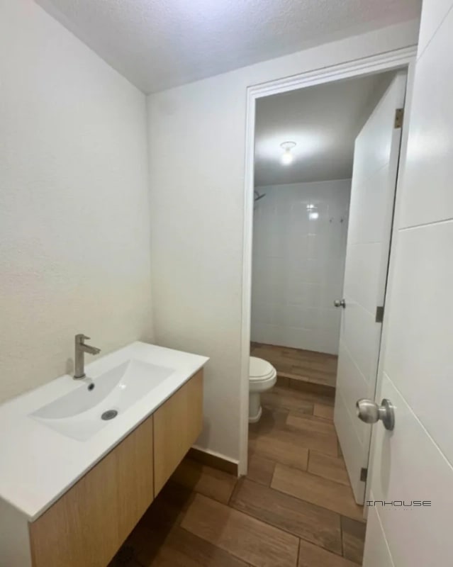APARTAMENTO EN VENTA ZONA 16 -LARES- EN PRIMER NIVEL CON JARDIN - 8