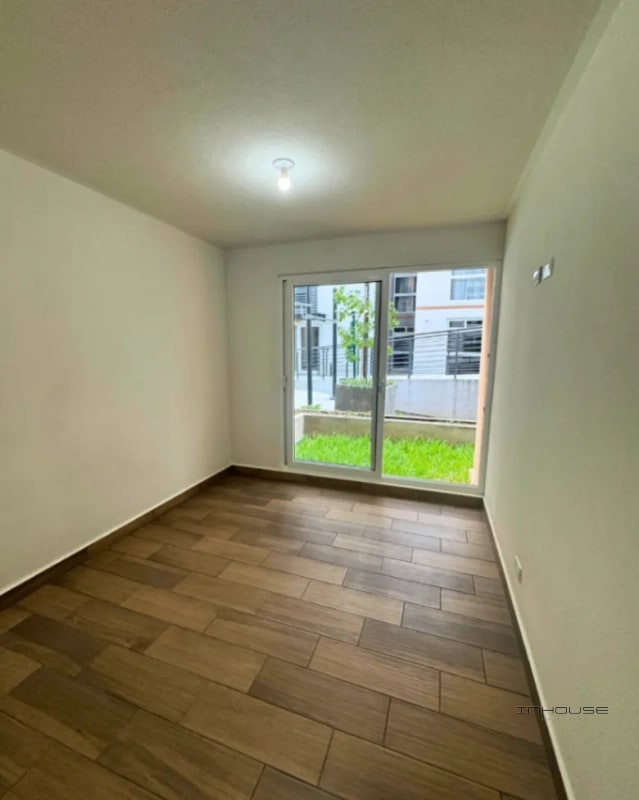 APARTAMENTO EN VENTA ZONA 16 -LARES- EN PRIMER NIVEL CON JARDIN - 5