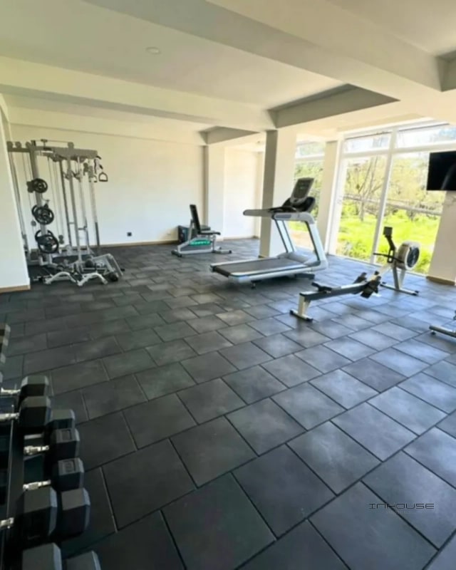 APARTAMENTO EN VENTA ZONA 16 -LARES- EN PRIMER NIVEL CON JARDIN - 2