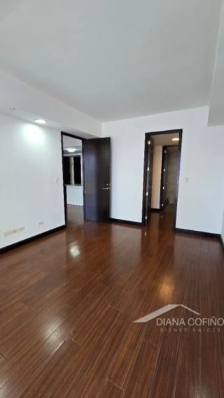 Alquiler de apartamento en zona 10, Edificio 19diez — Apartamento en Alquiler en 19-10, Zona 10, Guatemala, Ciudad — miniatura 2 de 7