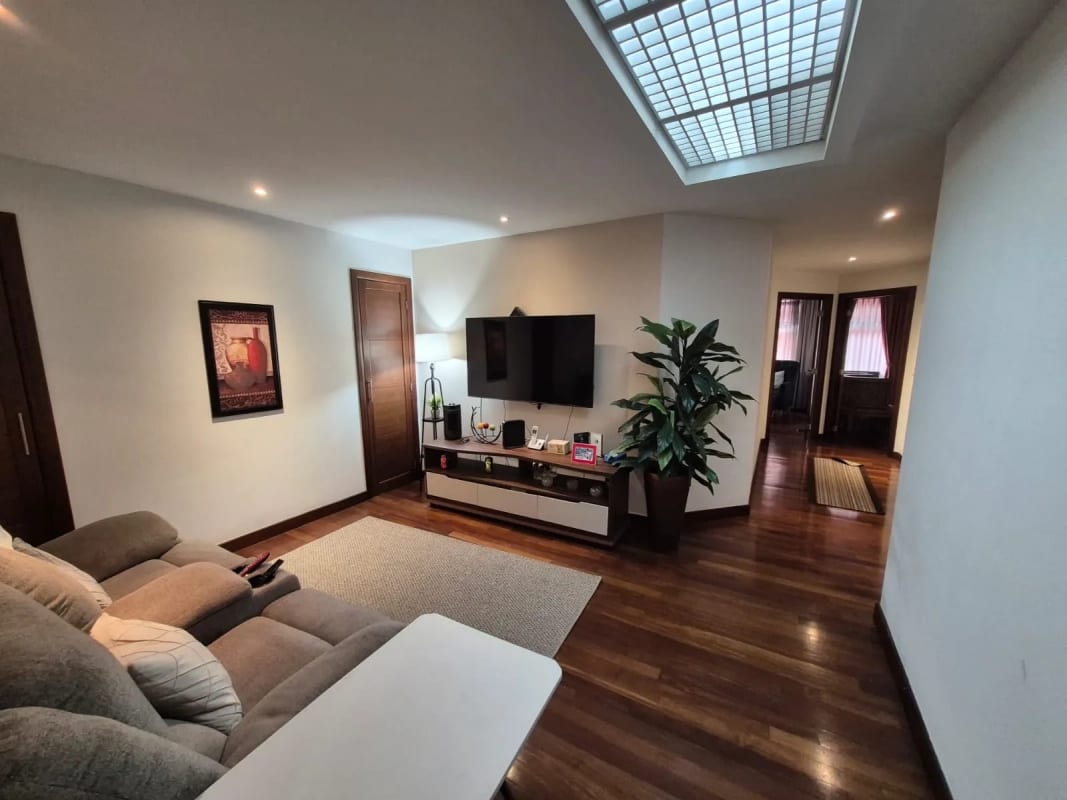 Amplio y lujoso apartamento en venta! A pocos metros de La Estación zona 10. — Apartamento en Venta en Mirafiori, Zona 10, Guatemala, Ciudad — foto 6 de 12