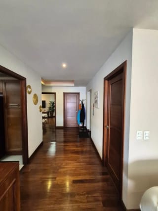 Amplio y lujoso apartamento en venta! A pocos metros de La Estación zona 10. — Apartamento en Venta en Mirafiori, Zona 10, Guatemala, Ciudad — miniatura 2 de 12