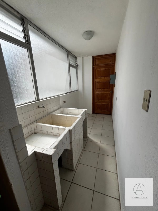 Apartamento en renta zona 15 VHI - 3