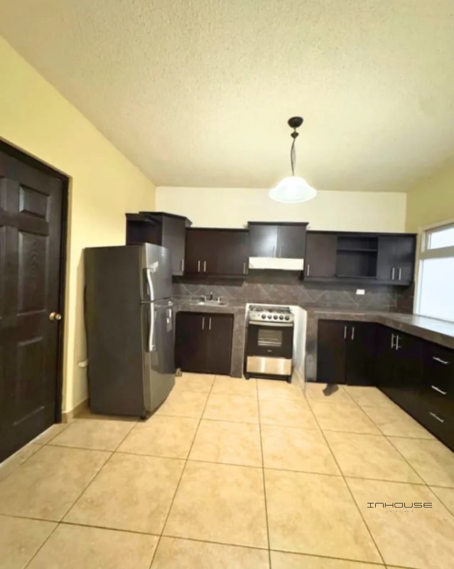 APARTAMENTO EN RENTA ZONA 16, HACIENDA REAL - 1
