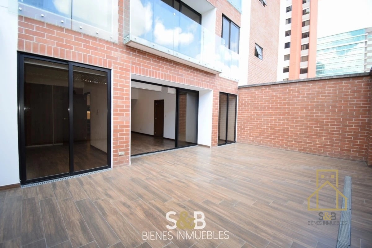 Apartamento con terraza en zona 10 - 9