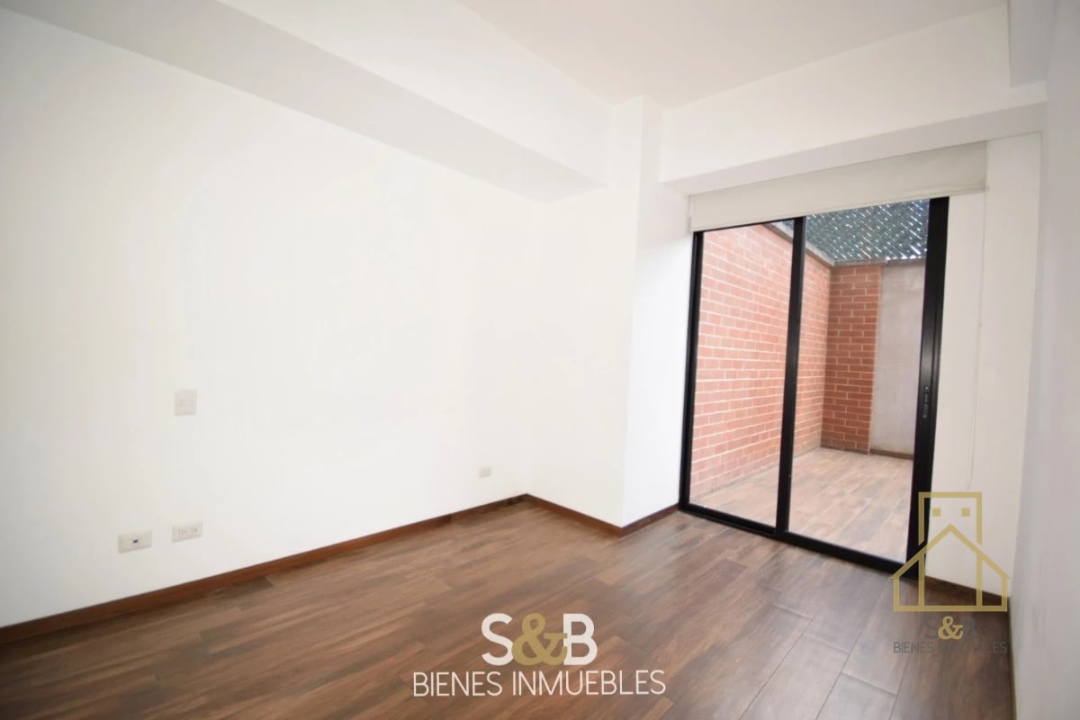 Apartamento con terraza en zona 10 - 7
