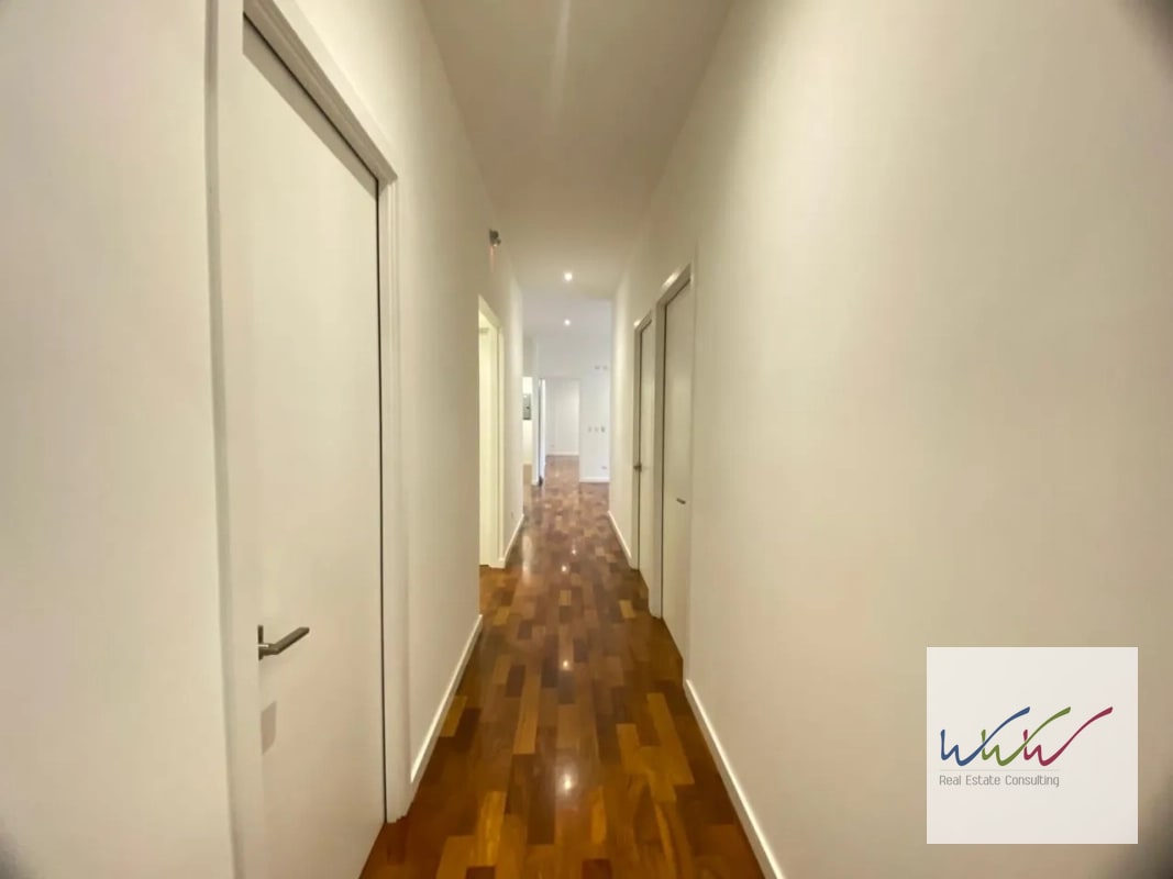 Rento amplio apartamento con jardín en Edificio Lucca, Zona 10 - 7