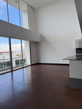 Edificio io 19 diez Loft en Renta — Apartamento en Alquiler en 19-10, Zona 10, Guatemala, Ciudad — miniatura 1 de 15
