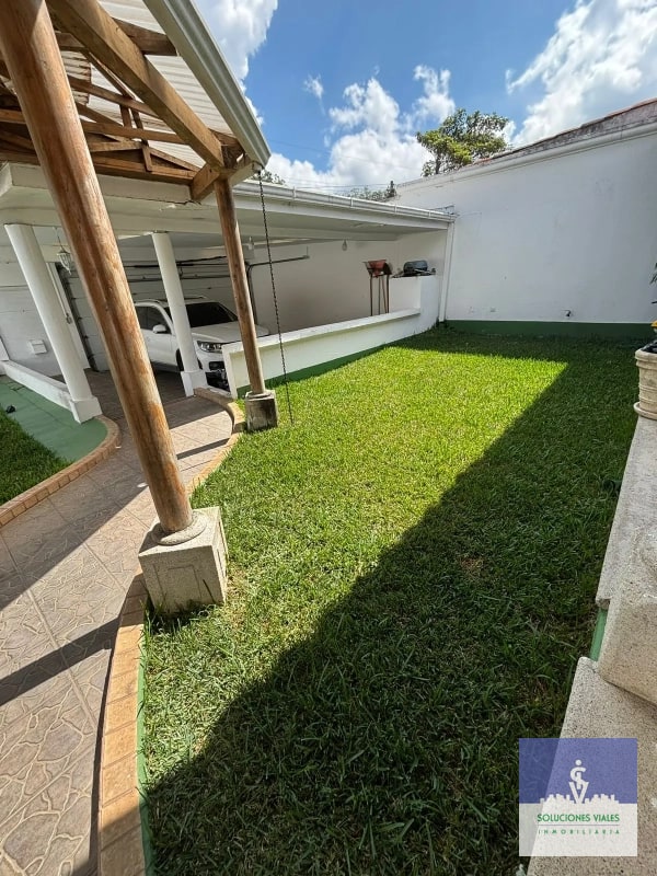 ZONA 16, CASA EN VENTA DE UN NIVEL - 1