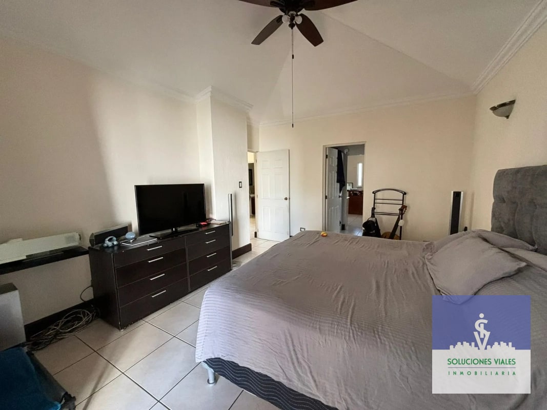 ZONA 16, CASA EN VENTA DE UN NIVEL - 5