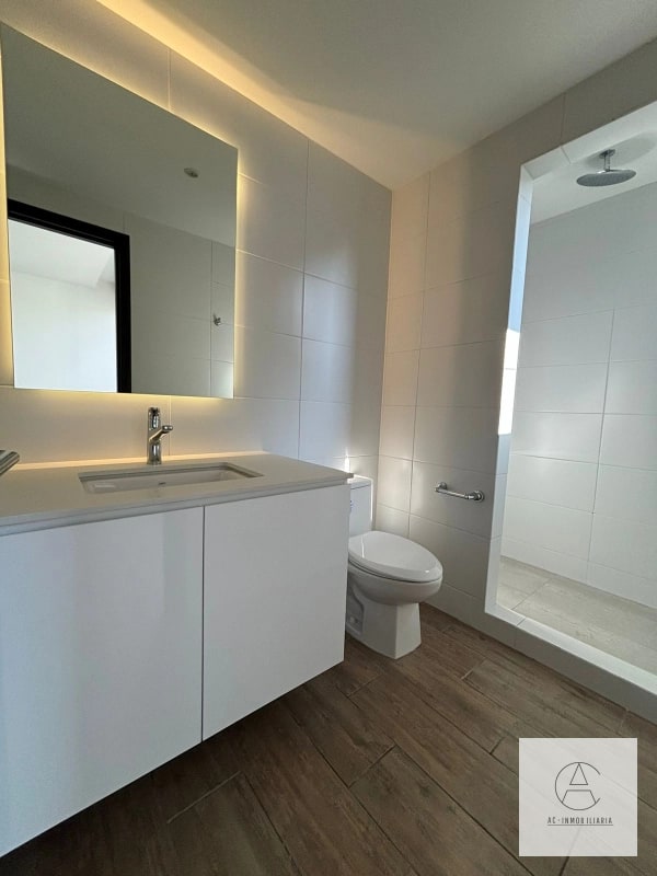 Apartamento de 3 dorms en renta, Aure, zona 13 - 17