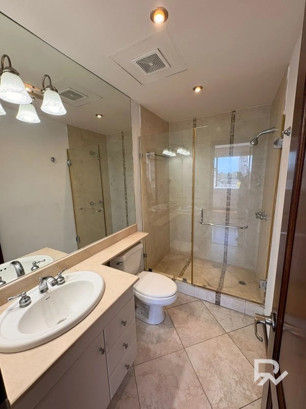 Venta de Apartamento en Edificio Torre del Valle zona 10 cerca de CC La Estación - 12