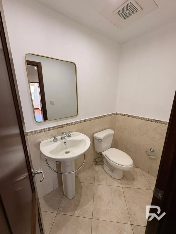 Venta de Apartamento en Edificio Torre del Valle zona 10 cerca de CC La Estación - 3