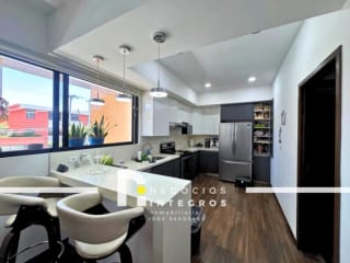 VENDO APARTAMENTO CON TERRAZA EN CASA CLARA ZONA 10 PV — Apartamento en Venta en Casa Clara, Zona 10, Guatemala, Ciudad — miniatura 3 de 17