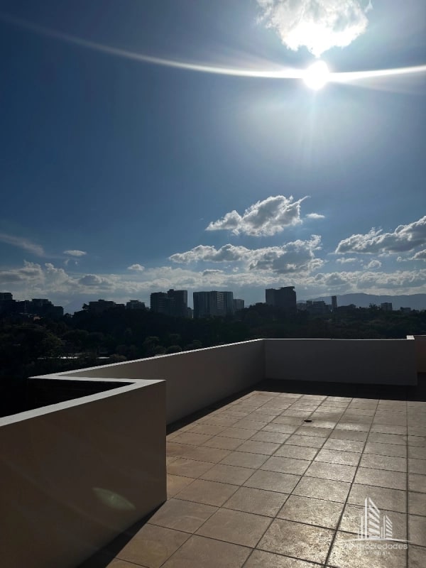 Zona 15, amplio apartamento en alquiler - 9