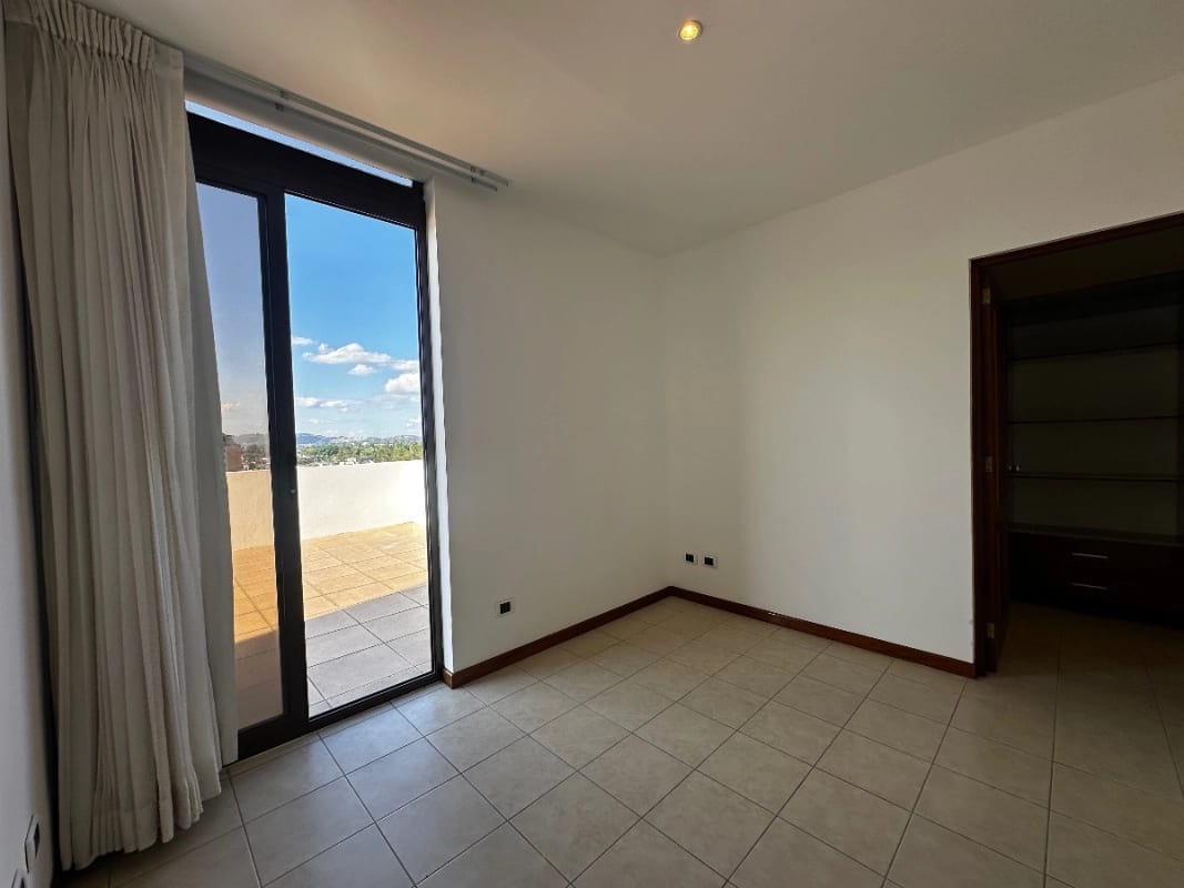Apartamento en venta, El Robledal, Z.15 — Apartamento en Venta en El Robledal, Zona 15, Guatemala, Ciudad — foto 8 de 10